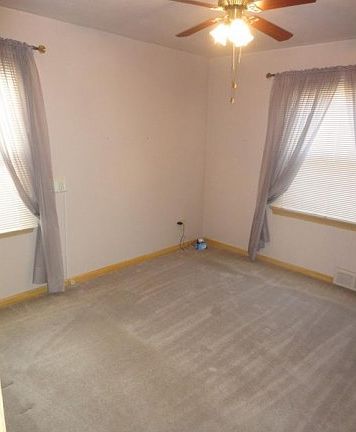 5th image of 4801 Lincoln Ave