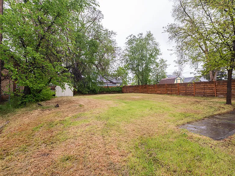 2660 Jefferson Ave — Photo 29