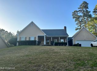 113 Azalea Trails Dr, Brandon, MS 39047