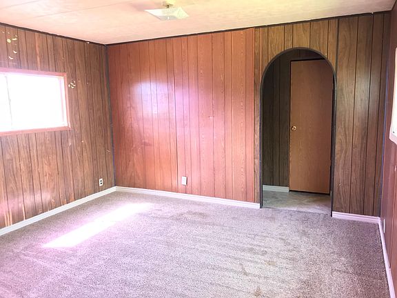 4th image of 6025 Holiday St