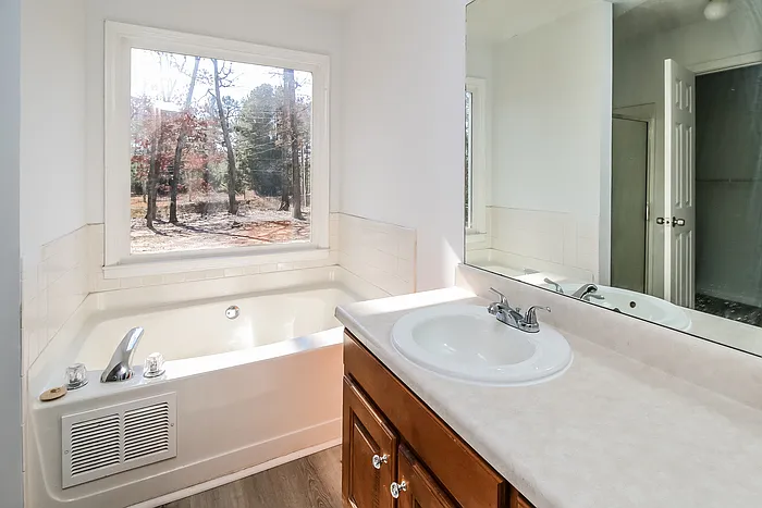 160 Princeton Way — Photo 8