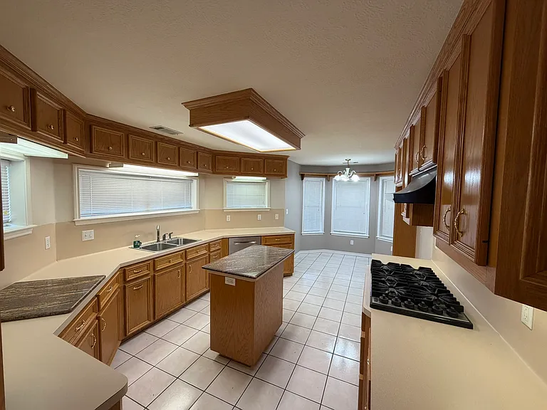 1708 Gray Stone Dr — Photo 7