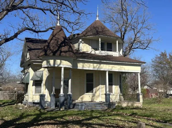 601 E Michalk St, Thorndale, TX 76577