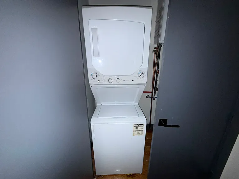 564 Communipaw Ave #33E — Photo 8