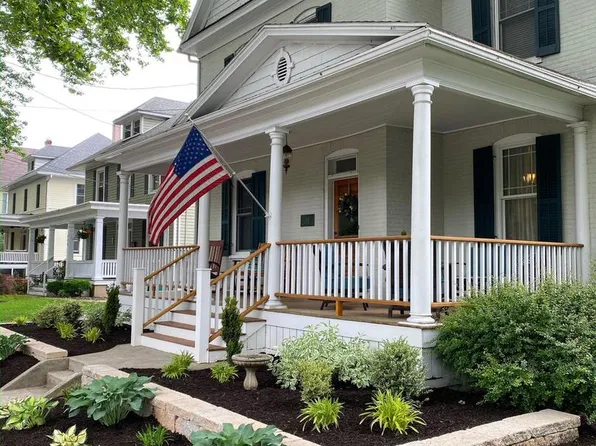 438 E Baltimore St, Greencastle, PA 17225