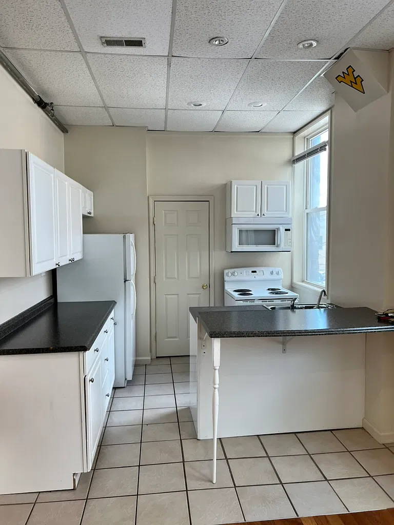 387 High St — Photo 1