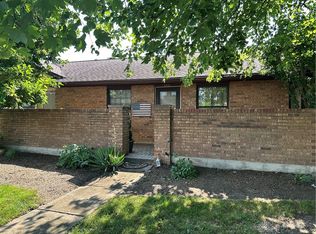 824 Pine Needles Dr, Dayton, OH 45458