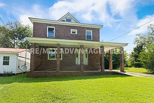 516 N Center St Photo 1