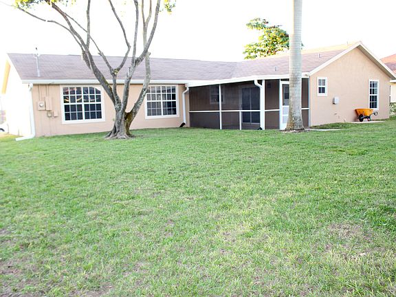 2nd image of 4205 SW 14th Ave