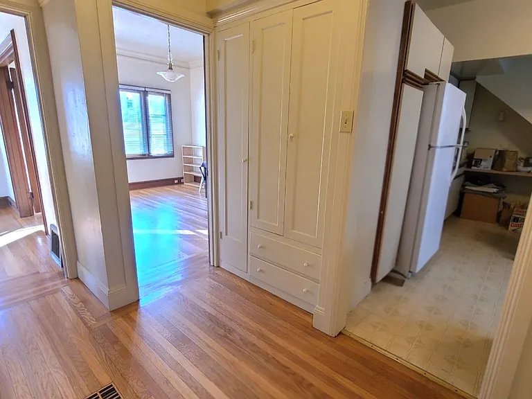 1828 Walnut St — Photo 8