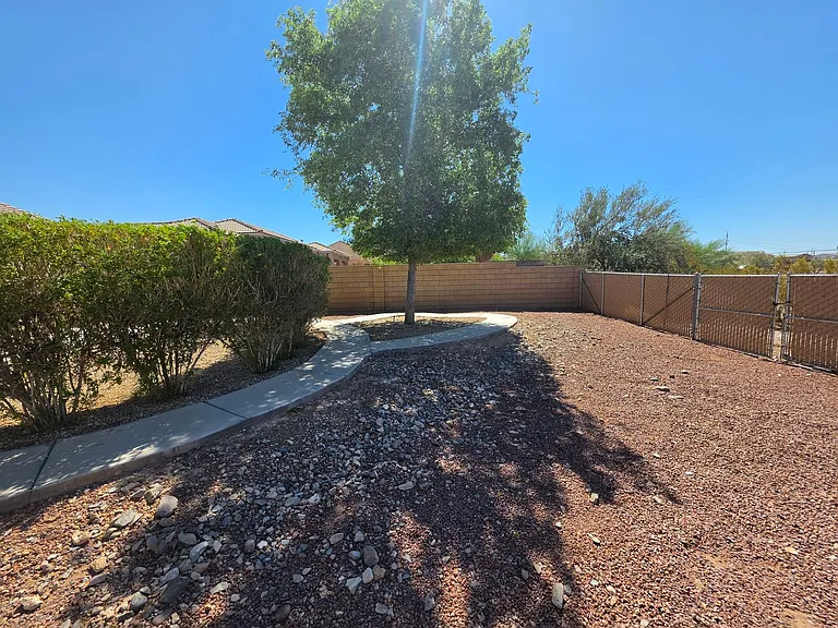 2086 E Jamie Rd — Photo 19
