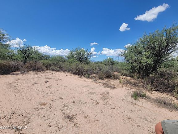 2nd image of 1128 W Coyote Trl #0
