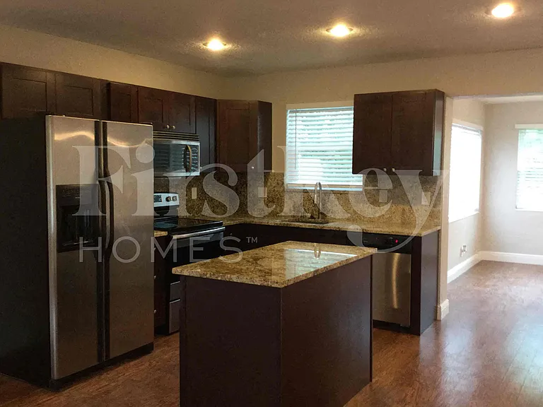 6521 Roosevelt St — Photo 3