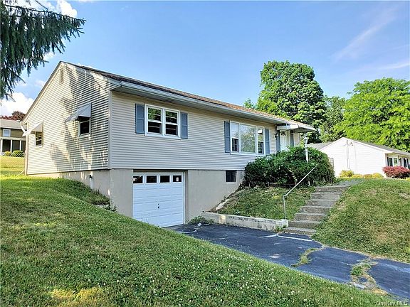 2nd image of 8 Birchwood Dr