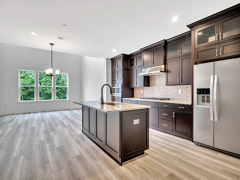10208 Donatello Dr — Photo 5