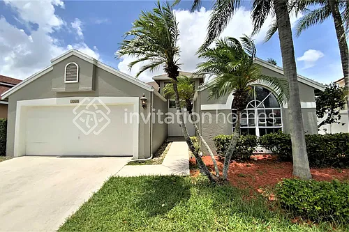1369 Fairfax Cir E Photo 1