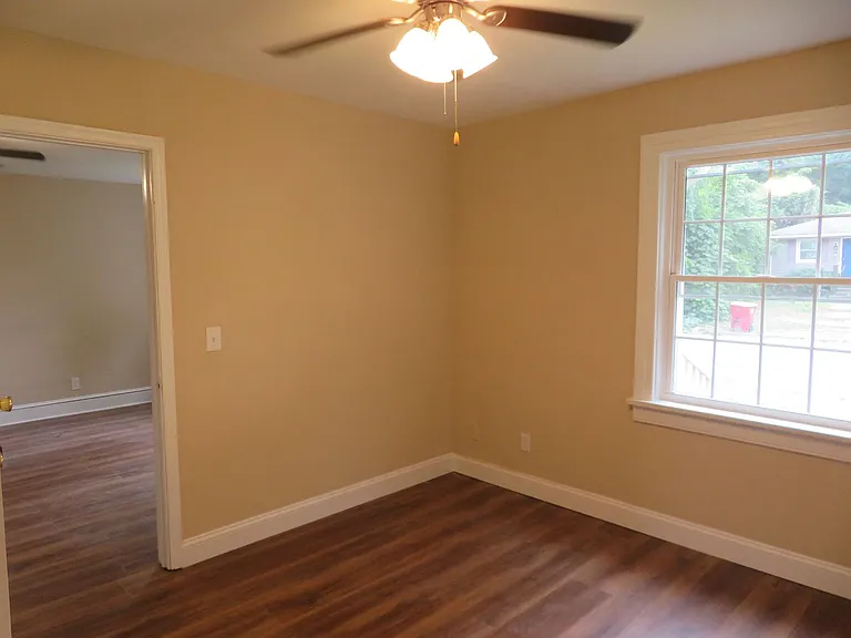 331 Glenwood Ct — Photo 11