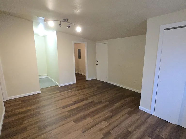 5604 Holborn Dr — Photo 4