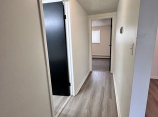 2BR apartment in Beaver, PA!! Prime Location!! Corner of Market and 5th, Beaver, PA 15009
