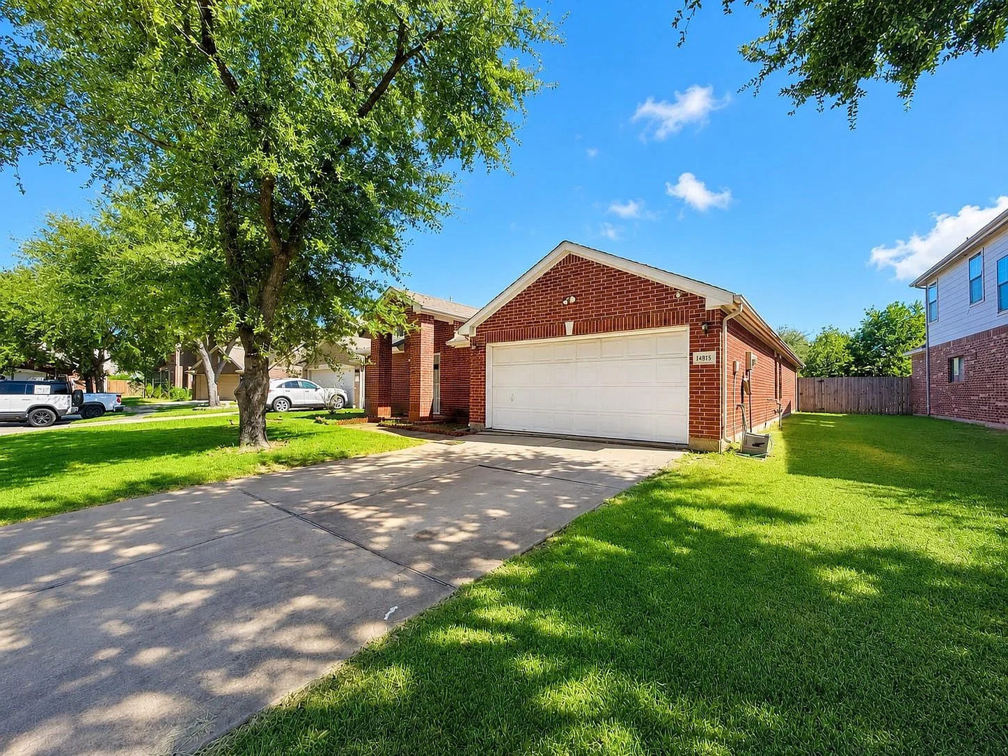 4 bed, 2.0 bath, 2076 sqft, $2,250 — Photo 2