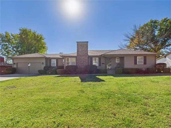 518 Fairway Ln, Fort Scott, KS 66701