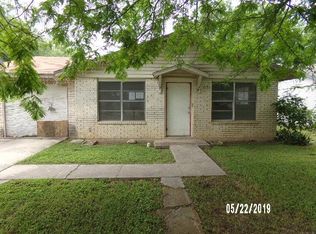 408 Perez St, Uvalde, TX 78801
