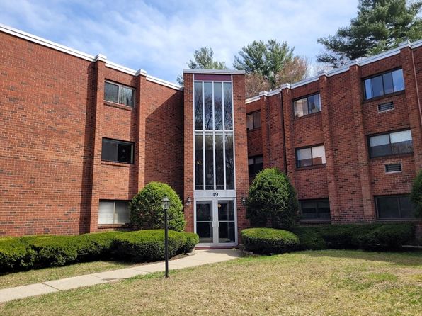 49 Windsor Dr APT 201