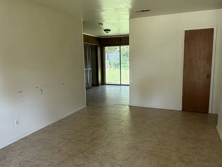 6308 Frondosa Dr — Photo 4
