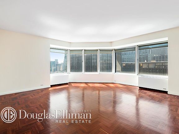 2nd image of 150-156 W 56th St APT 4501