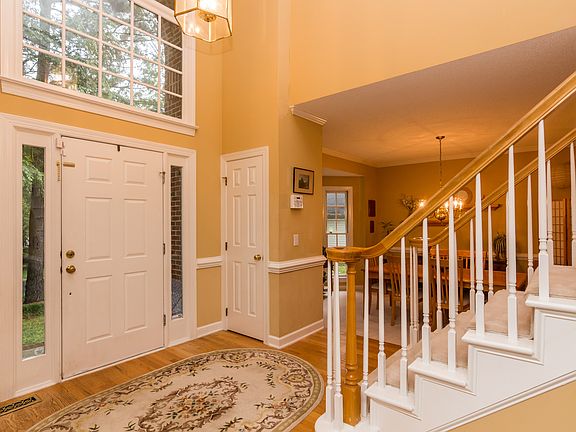 3rd image of 3509 Shady Creek Dr