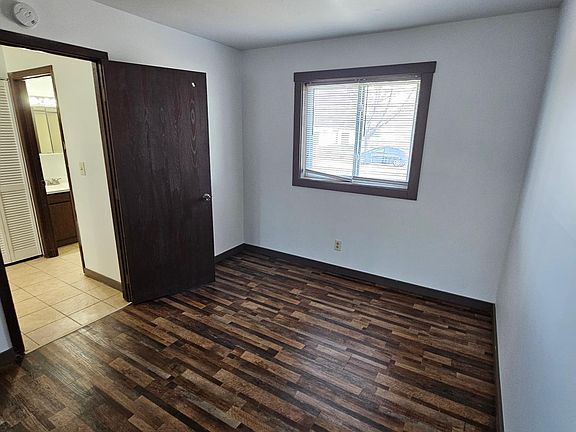 3rd image of 1723 La Crescent St APT 97