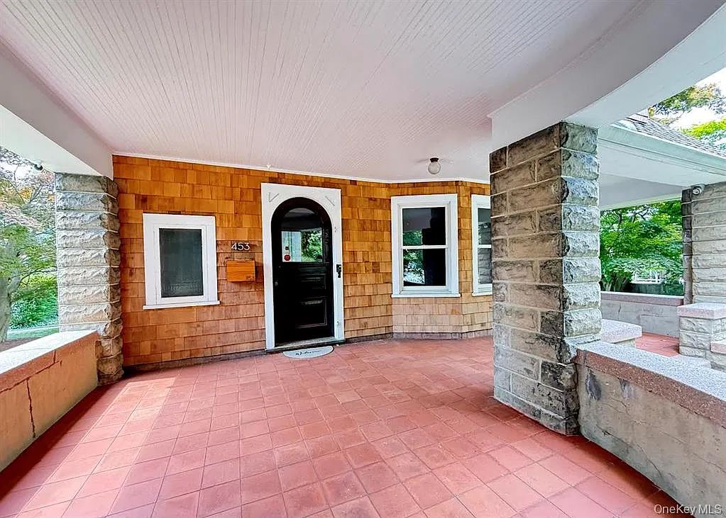 4 bed, 2400 sqft, $10,000 — Photo 4
