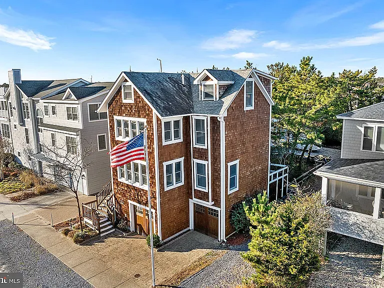 41 N Atlantic Ave