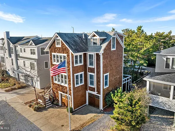 41 N Atlantic Ave, Bethany Beach, DE 19930