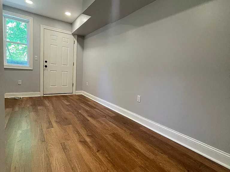 51 Jewett Ave #BASEMENT — Photo 2