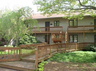 1942 E Waters Edge Dr, Bloomington, IN 47401