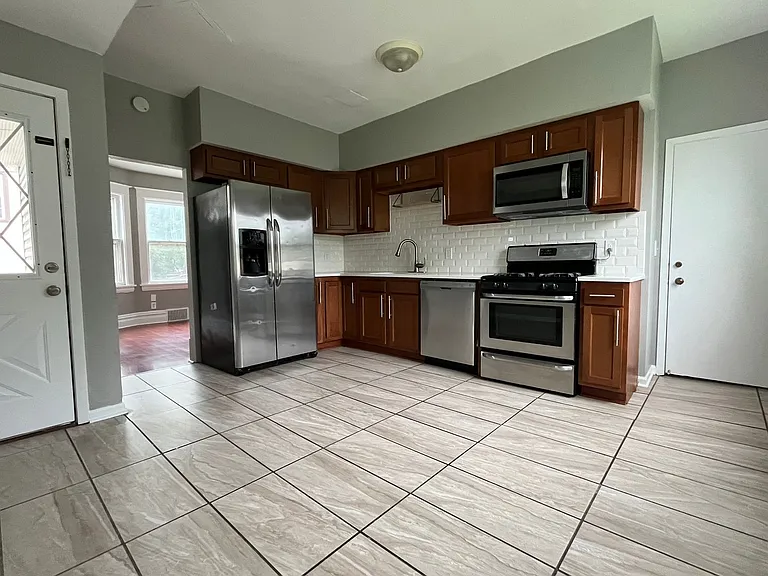 444 Clinton Ave — Photo 2