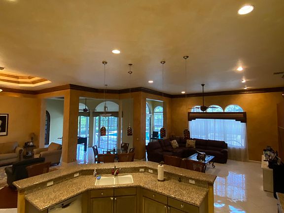 4th image of 590 N Country Club Dr