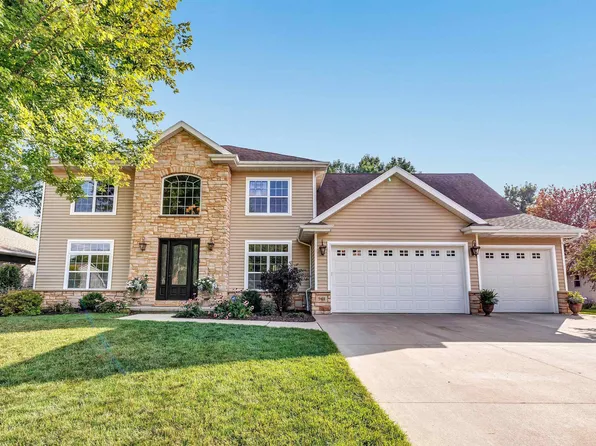 961 Faversham Way, Green Bay, WI 54313