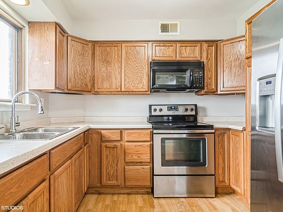 4th image of 1243 E Baldwin Ln Unit 508