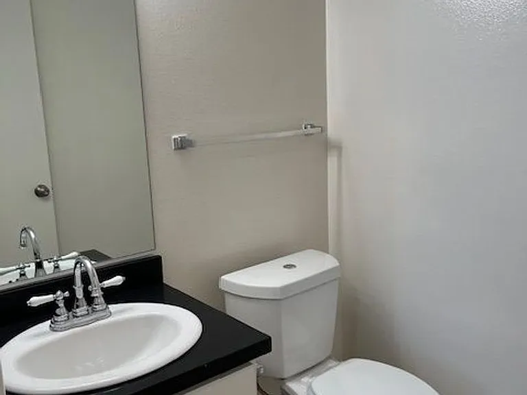 Valley Village So. Apartments — Photo 23