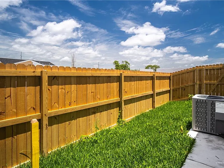 2104 E Viviana St #2 — Photo 16