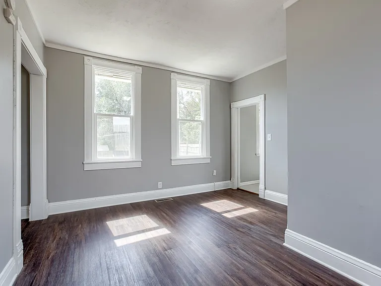 1240 S 15th St — Photo 15
