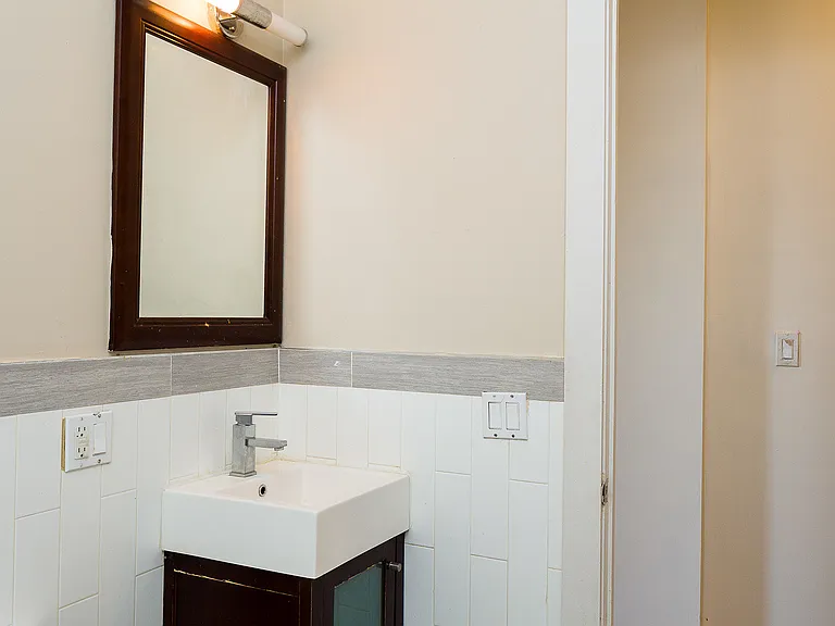 171 Starr St #3A — Photo 9