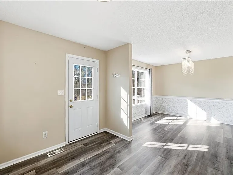 186 Franklin Ct — Photo 9