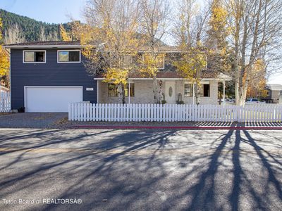 950 Maple Way, Jackson, WY, 83001