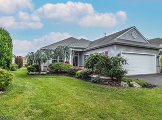 24 Daulton Dr, Somerset, NJ 08873