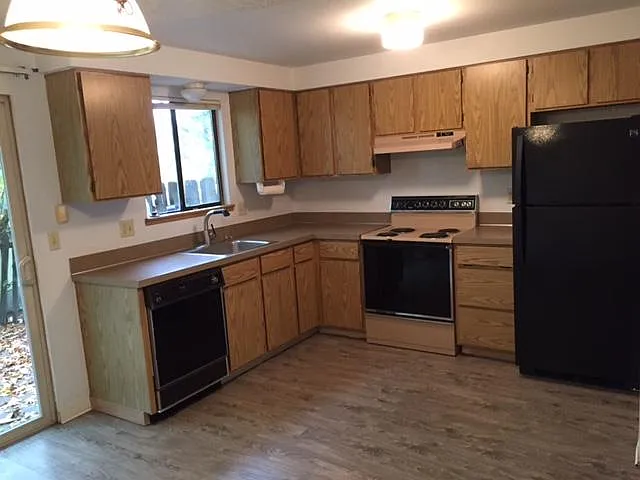 4239 SE Ivon St — Photo 2