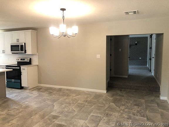 3rd image of 300 W Electric Ave