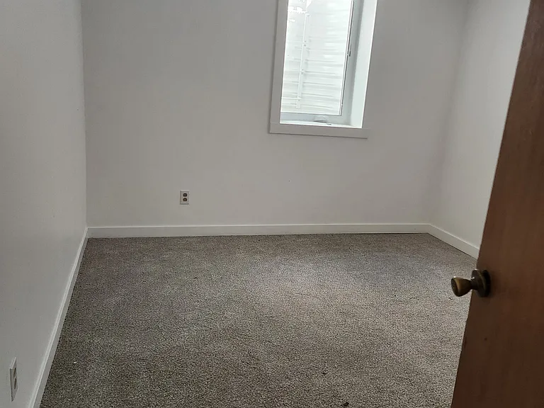 1495 S Grape St — Photo 10
